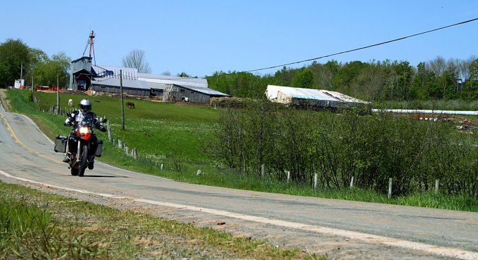 Leaving Wolfville, we were soon in the heart of the Annapolis Valley. Photo: Zac Kurylyk