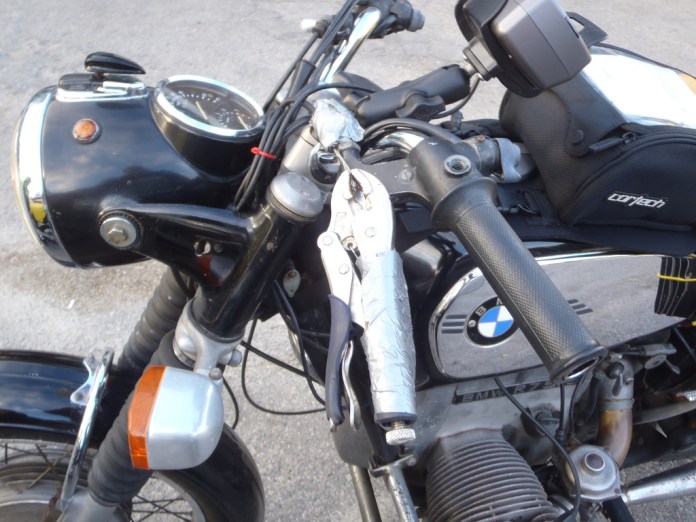 That new BMW aftermarket clutch lever, not so easy to install, but hipsters everywhere love the Vice Grip look.