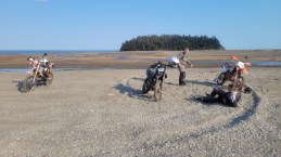 Many riders took the opportunity to explore the beach at Martin Head. Photo: Charles Landry