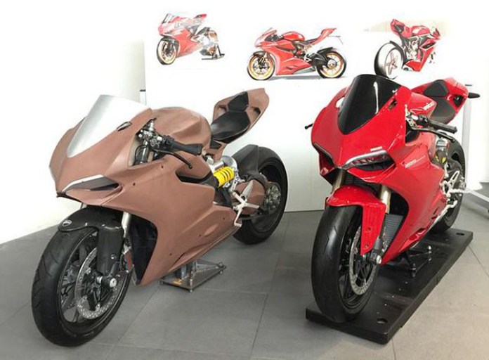 Ducati Panigale clay master model alongside a painted EPS plastic presentation model (sometimes called a P1). Image : Ducati