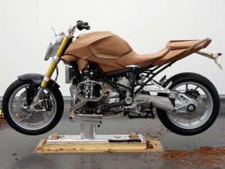 A nearly complete clay model study from BMW Motorrad. Image : BMW