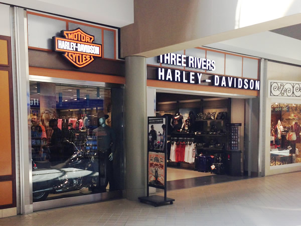 A Harley-Davidson shop in a mall at Pittsburgh airport. New distribution channels abound...