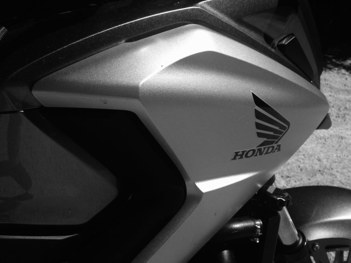 Pretty body sculpture is a Honda standard. Luscious surfaces and high quality paint are everywhere.