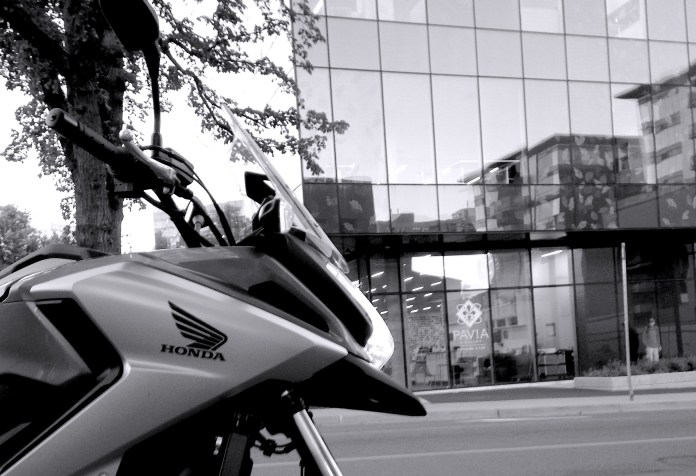 Comfortably at home next to steel and glass, the NC750X can flex it's adventure styling muscles at urbanites in yoga wear.