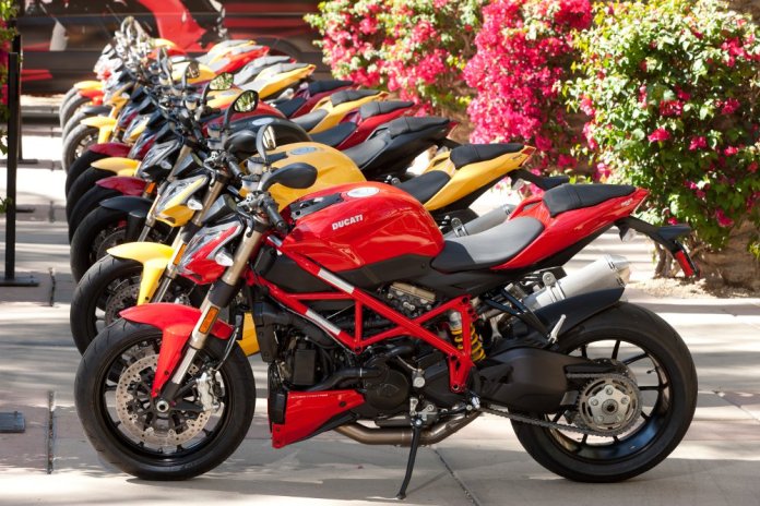 At $13,995, the 848 Streetfighter is priced $8,500 less than the Streetfighter S.