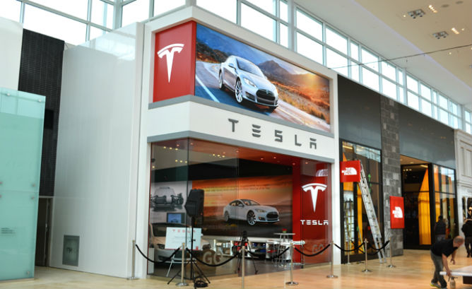 tesla-store1
